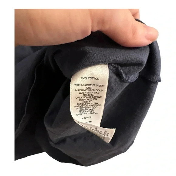 Vineyard Vines Navy Blue Front Pocket Tee Whale Print // Size Large - Picture 5 of 5